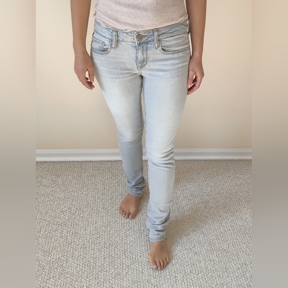 Low Rise American Eagle Skinny Jeans - Picture 12 of 13